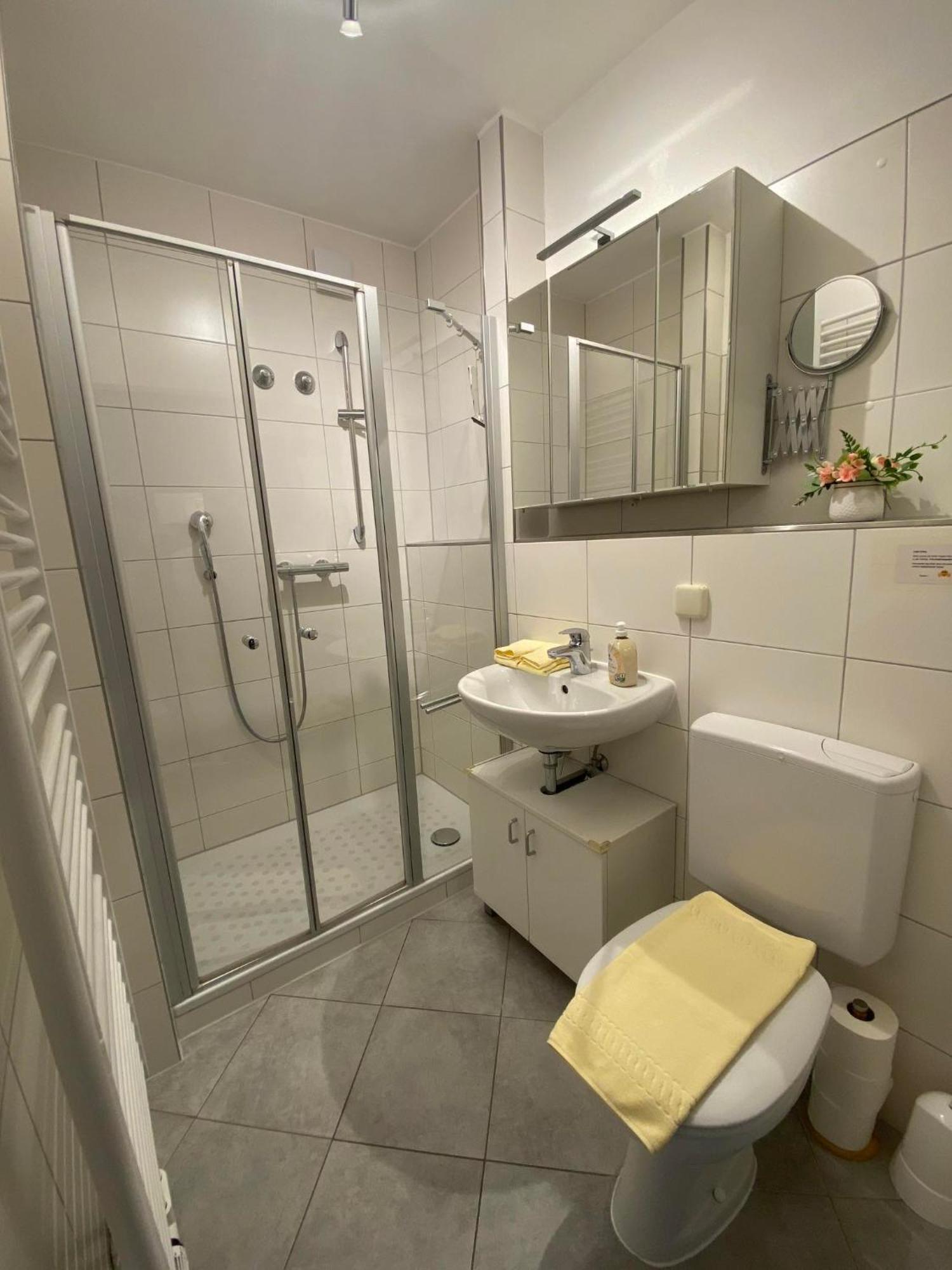 Hardi'S Hotel อินเซลล์ ภายนอก รูปภาพ